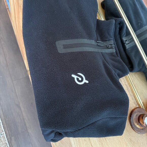 Peloton Sherpa 1/2 Zip Pullover- Size: XS - Picture 1 of 3
